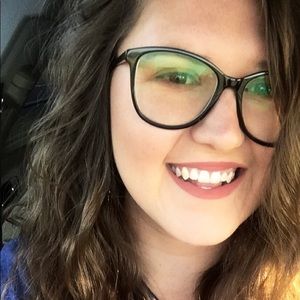 Meet your Posher, Stefanie